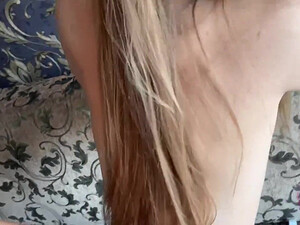 Дурочка проиграла анал в шахматы, теперь придется дать в жопу