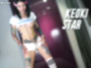 Девка подставила жопу под хуй парня, забыв снять розовые туфли