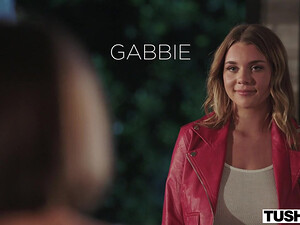 Две девушки и парень устроили ЖМЖ анальный секс втроем