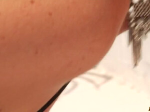 Рыжая красотка напросилась на анал