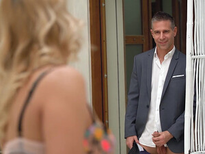 Анальный секс с начальником помогает подчиненной в карьерной лестнице