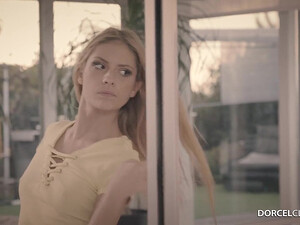 Друзья развели блонду на двойное проникновение