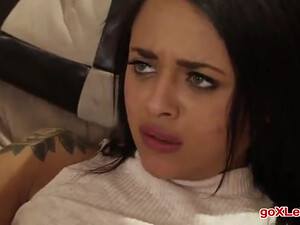 Парень трахает в анал подругу пока девушка спит рядом