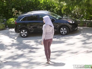 Мужик устроил арабке долбежку членом в анал